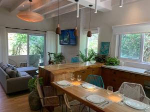 Modern Loft Downtown and surrounded by nature