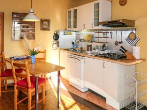 Apartment Glicine by Interhome