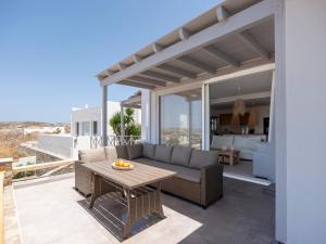 Parosdise Luxury Suites