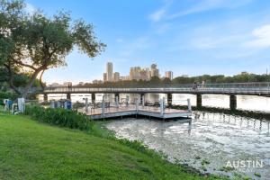 Waterfront Loft w Park View with Pool and Dock Access