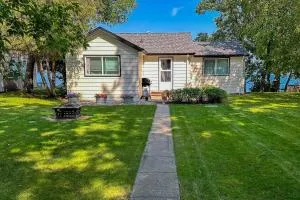 Lakefront Pelican Rapids Cabin with Boat Dock! - Hawley