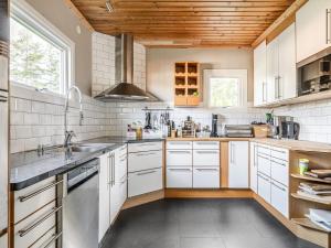 Chalet Toltorp by Interhome