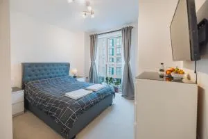 Brixton Village Flat- Private En-suite double bedroom - London
