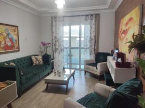 Casa com piscina perto do Parque do Povo