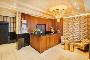 Huttons Hotel, Victoria London