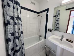 Appartements Appartement 2 pieces cabine 6 couchages PORT LEUCATE NATURISME PL080-TB21 : photos des chambres