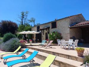 Gîte en pierre avec piscine