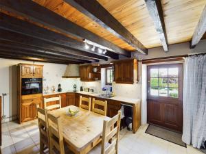 Gîte en pierre avec piscine