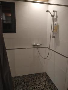 Sejours chez l'habitant Chambre avec salle d-eau et toilette privees : photos des chambres