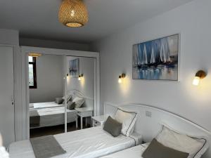 Apartment - Sleeps 2 3 - Terrace - Pool - Beach