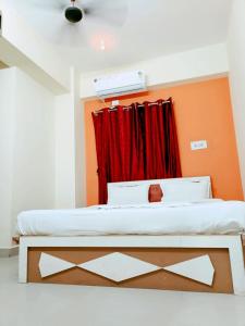 Deluxe Rooms near Tree Park Metro station Whitefield