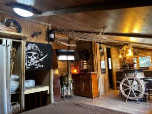 Maisons d'hotes Les Chambres de Paulette Chambres a Theme Jack Sparrow : photos des chambres