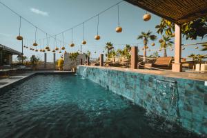 555 Hotel Clubbing Adults Only