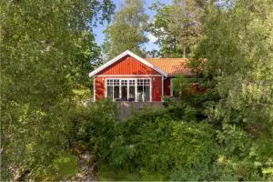 Lakeview spacious family home - Sandåker