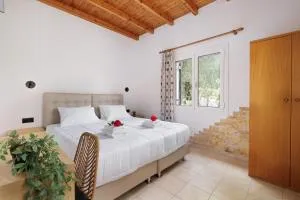 Santos Holidays - Dassia