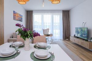 Platán Holiday Apartman with lakeview