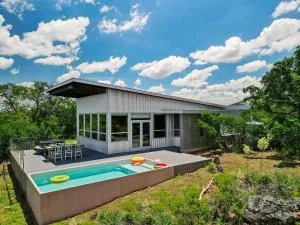 Lazo House - Riverfront with Overlooking Llano River - Brady