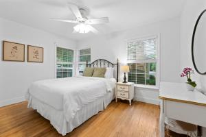 Quaint 3 Bedroom House with Huge Yard