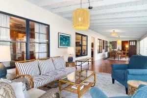 Waterlily Creekside Getaway - Woodcreek