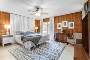 Waterlily Creekside Getaway