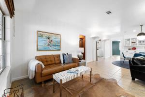 Waterlily Creekside Getaway