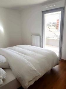 Spacious Near Center Terrace et Parking