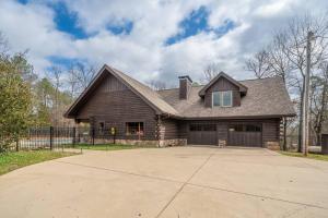 Entire Log Home Perfect Summer Vacation Hideout