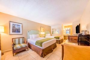 Deluxe Two Queen Room - Non-Smoking room in Seasons Florida Resort