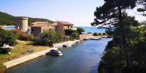 APPARTEMENT CAP CORSE Marine de PIETRACORBARA BORD DE MER
