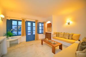 Superior One-Bedroom Suite with Hot Tub