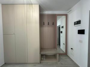 Minimalist 1 Brașov