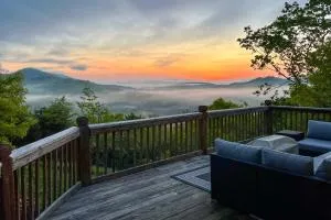 Pisgah Forest Home with Large Deck and Mountain Views! - Etowah
