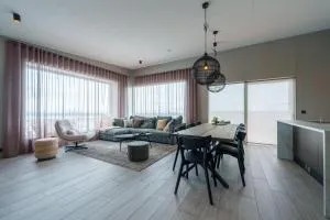 Day Dream Hyrnuland - Lögmannshlíð