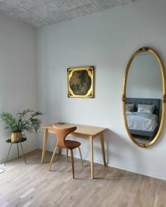 Modern & Homely Apartment - Free Parking