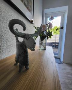 Modern & Homely Apartment - Free Parking