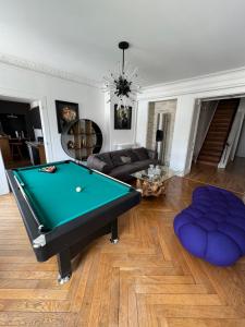 Superbe appartement luxueux, influence Haussmannienne et très spacieux