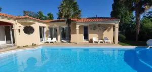 Gite calme #2 ou 3 pers #Piscine #Cholet #Wifi haut débit #Travailleurs Thalès Lacroix et autres entreprises #Petits déjeuners et repas possibles sur demande - Jallais