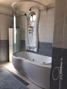 Luxury House Beach front img17