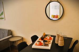 HOM I Luminoso Depto 1D1B en Marcoleta Santiago