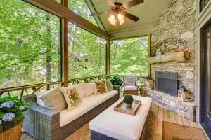 Luxe Trillium Home with Fire Pit, 5 Mi to Cashiers - Glenville