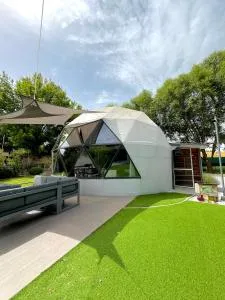 DOMEGLAMPING at FISHINGLAKE - Béketelep