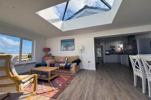 PEDWAR GWYNT-4 BED-SEA FRONT BUNGALOW-RAVENSPOINT ROAD