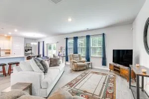 Patio and Backyard Spacious Home in Moncks Corner - مونكس كورنر