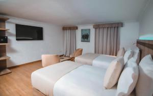 555 Hotel Clubbing Adults Only