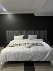 TR GUEST HOUSE - Simunye