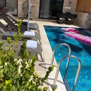 Kaş Merkezde Özel Havuzlu Taş Villa - Gökçeören