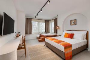 Suite with Spa Bath room in Azuu Boutique Hotel