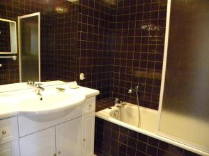 T2, centre village, belle terrasse proche plages