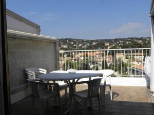 T2, centre village, belle terrasse proche plages