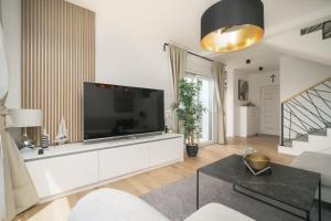 Exclusive New House w private pool